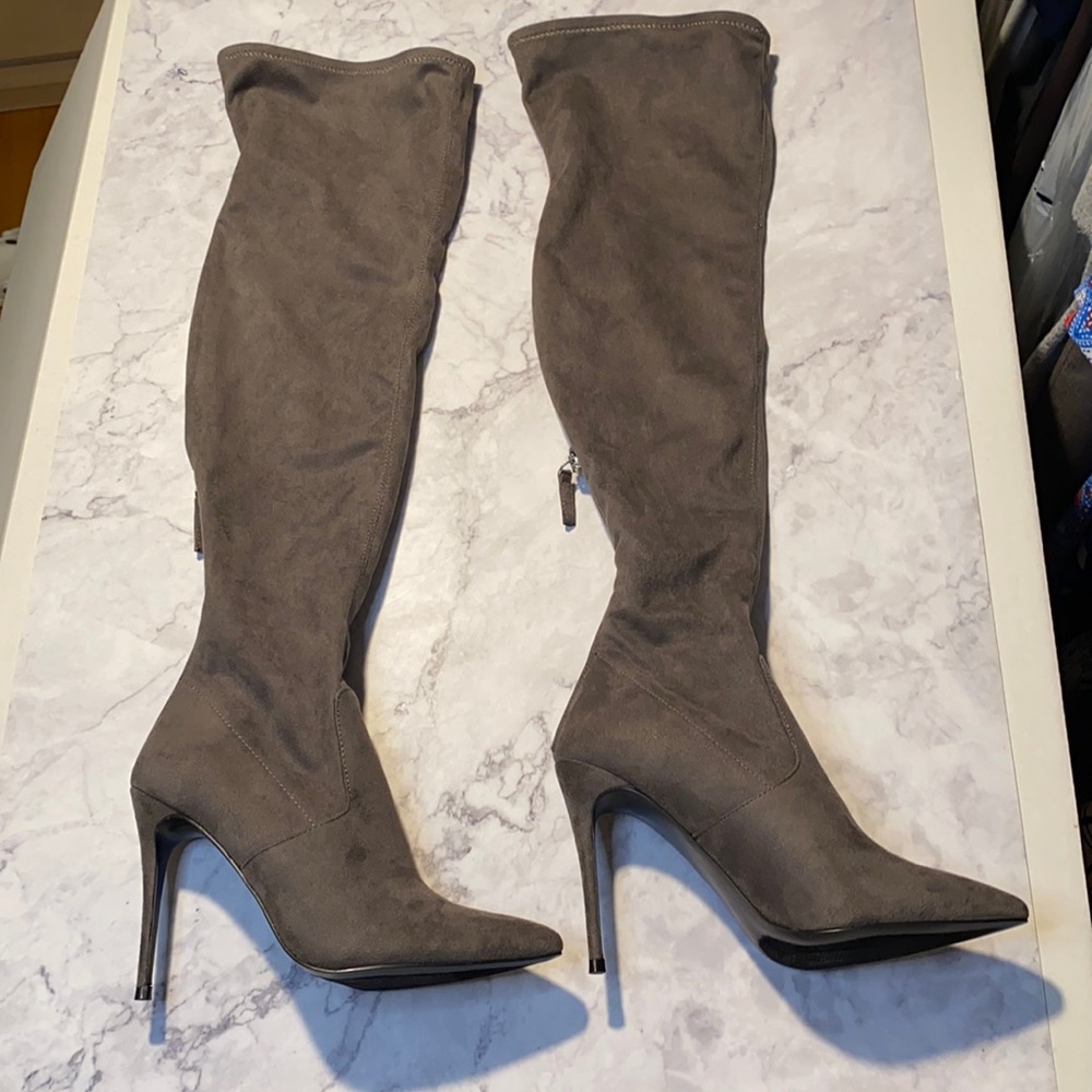 NWOT Steve Madden Devine Over the Knee Boot